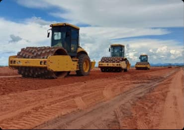 Compactação de base com rolos compressores